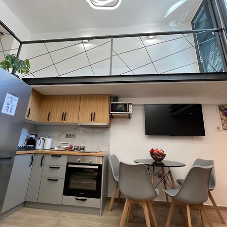 City Center Loft With Private Parking Kavála Eksteriør bilde